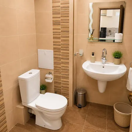 с две спални градина к-с Black Sea Star Apartman Csernomorec
