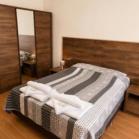 с две спални градина к-с Black Sea Star Apartman